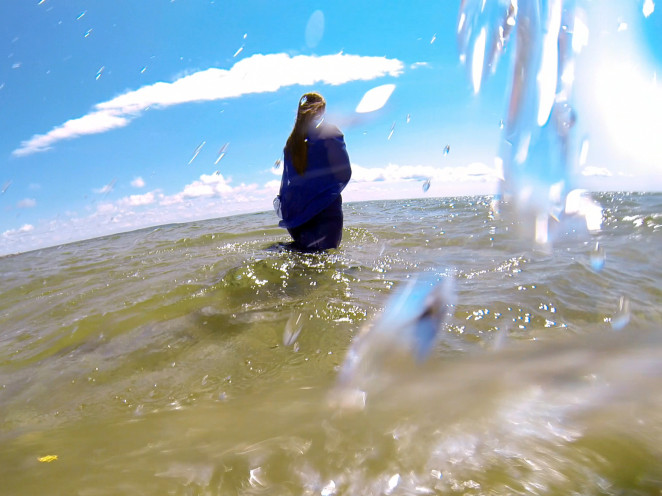 underwater-photoshoot-walking-in